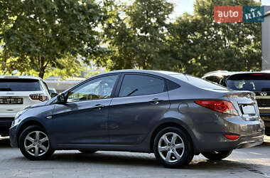 Седан Hyundai Accent 2011 в 