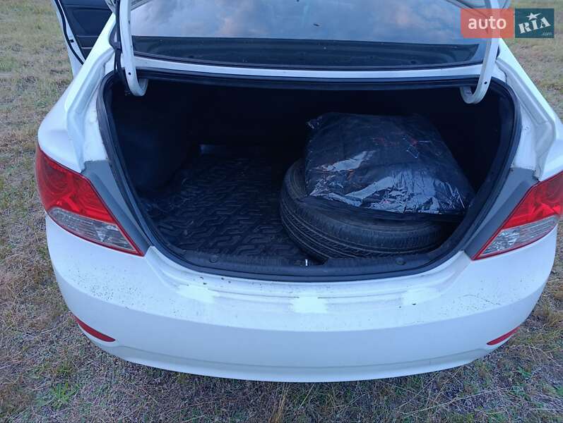 Седан Hyundai Accent 2011 в Сосновке