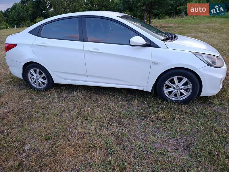 Седан Hyundai Accent 2011 в Сосновке