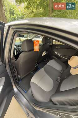 Седан Hyundai Accent 2013 в 