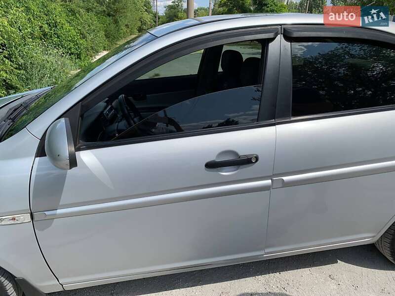 Седан Hyundai Accent 2008 в Запорожье