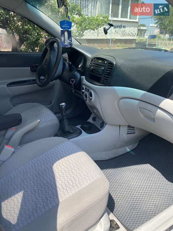 Седан Hyundai Accent 2008 в Днепре