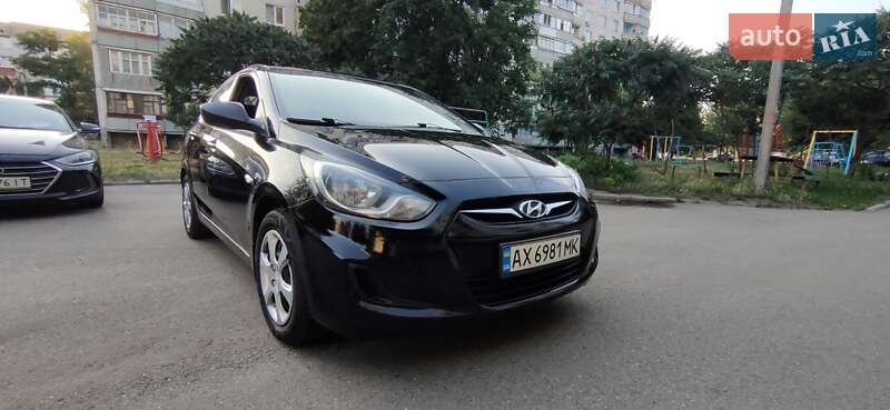 Hyundai Accent 2012
