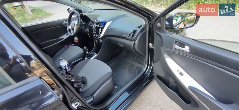 Седан Hyundai Accent 2012 в Змиеве