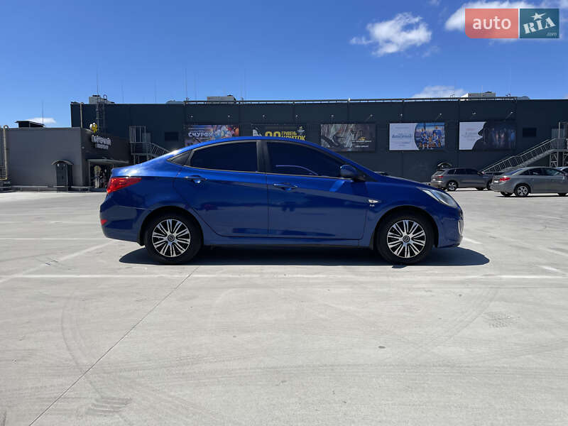 Седан Hyundai Accent 2012 в Киеве