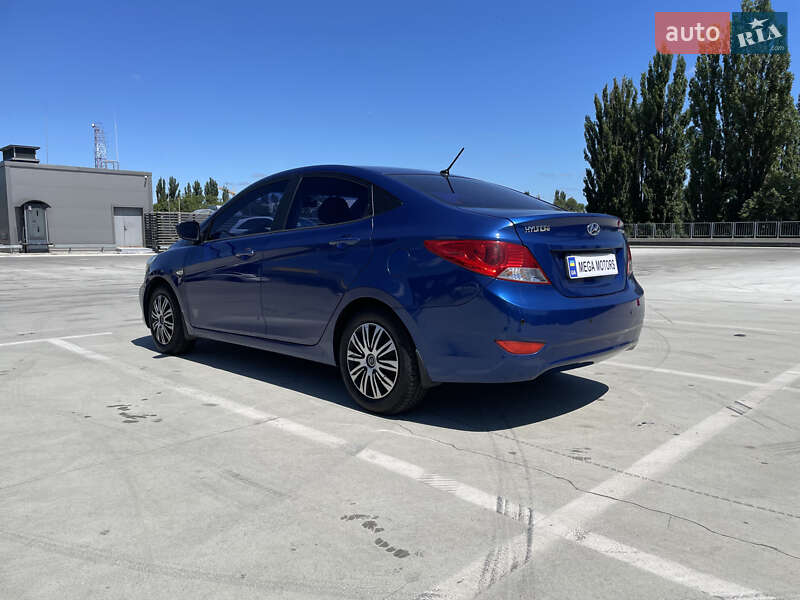 Седан Hyundai Accent 2012 в Киеве