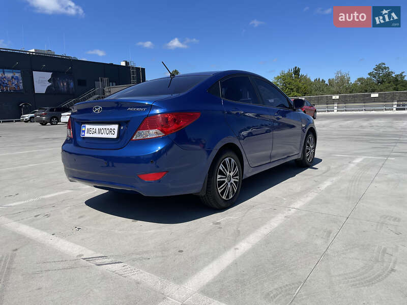 Седан Hyundai Accent 2012 в Киеве