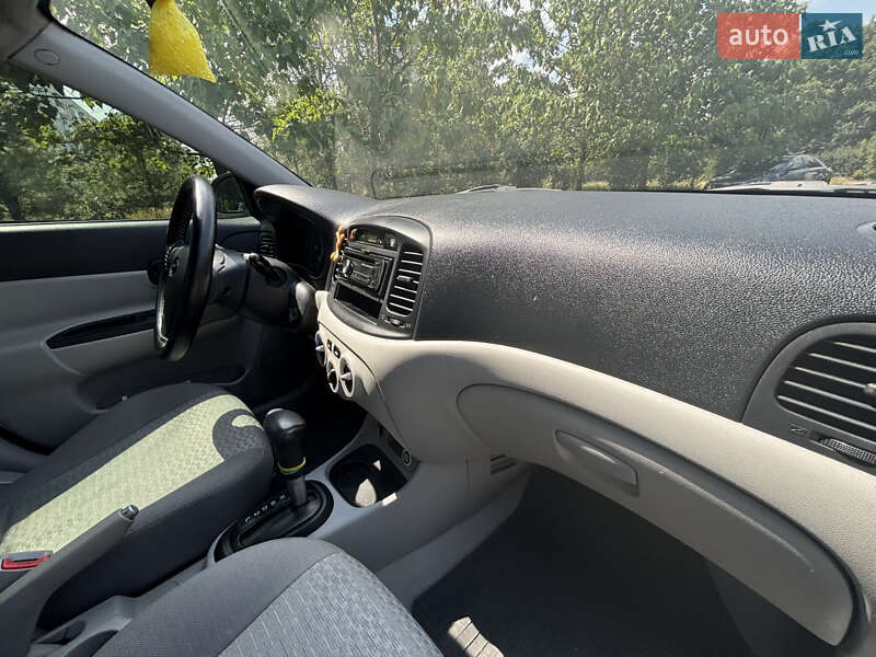 Седан Hyundai Accent 2010 в Запоріжжі