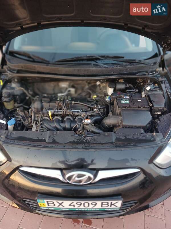 Седан Hyundai Accent 2013 в Нетешине