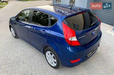 Хэтчбек Hyundai Accent 2015 в 