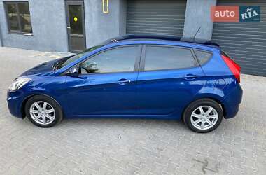 Хэтчбек Hyundai Accent 2015 в 
