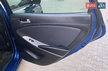 Хэтчбек Hyundai Accent 2015 в 