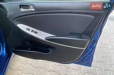 Хэтчбек Hyundai Accent 2015 в 