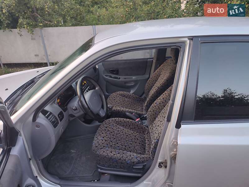 Седан Hyundai Accent 2004 в Баре