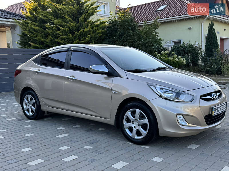 Седан Hyundai Accent 2013 в Одессе