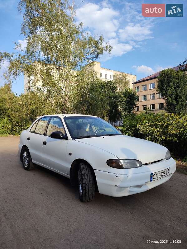 Седан Hyundai Accent 1997 в Смілі