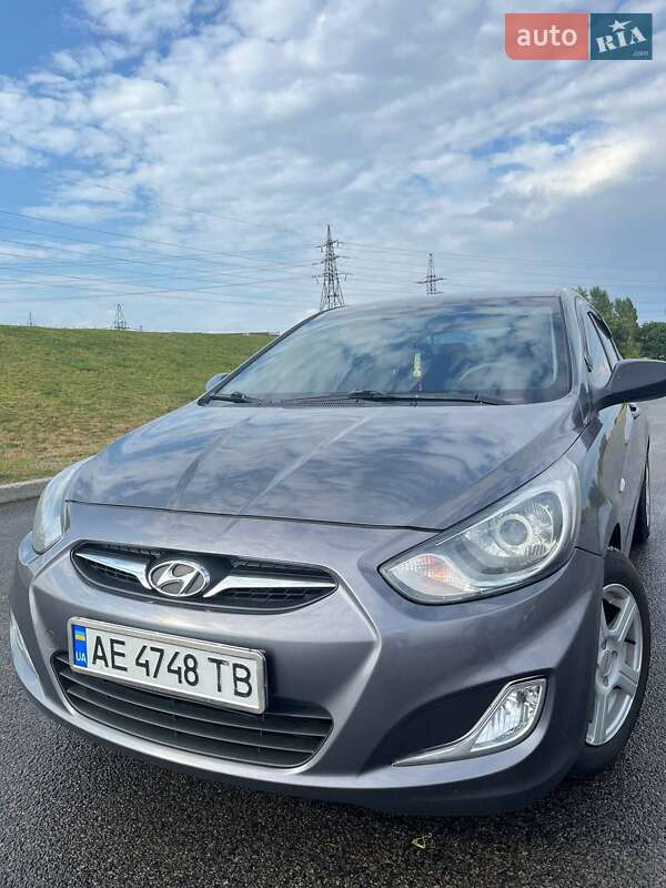 Седан Hyundai Accent 2013 в Дніпрі