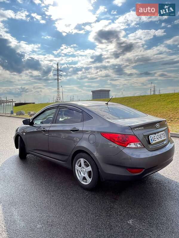 Седан Hyundai Accent 2013 в Дніпрі