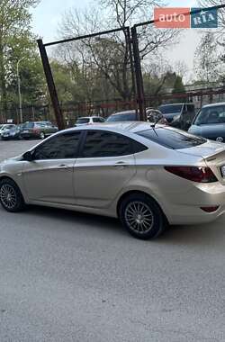 Седан Hyundai Accent 2012 в 
