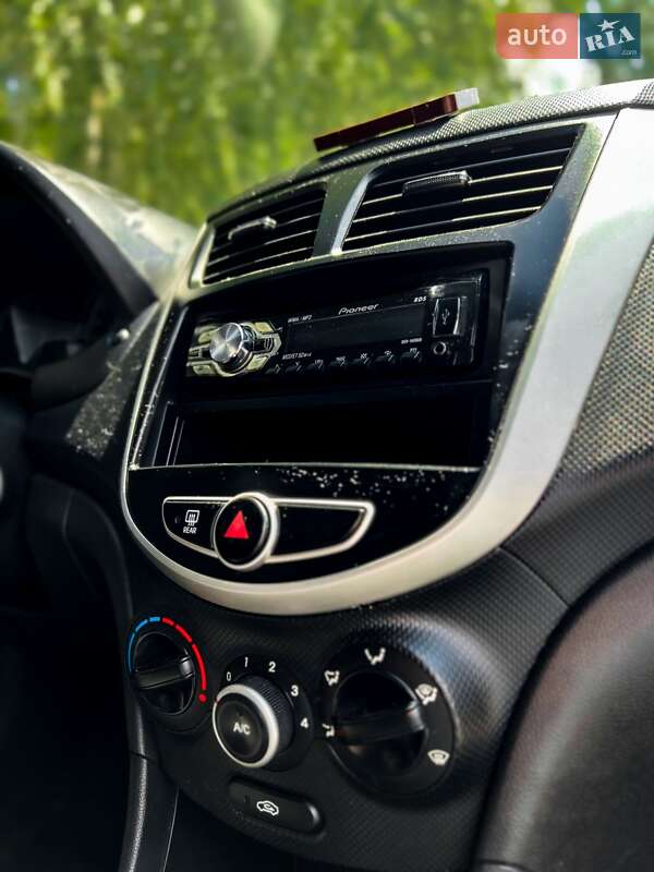 Седан Hyundai Accent 2012 в Киеве