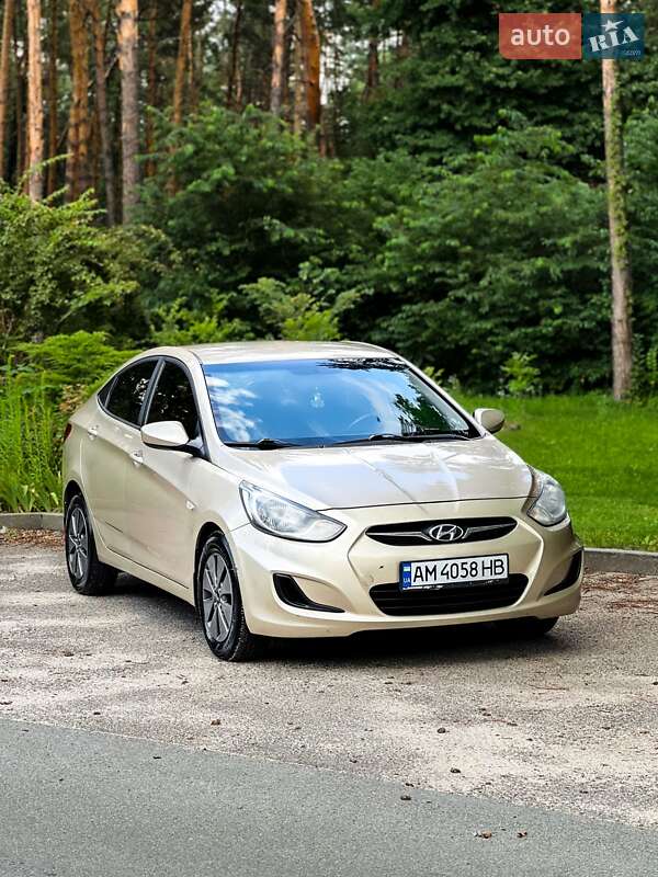 Hyundai Accent 2012