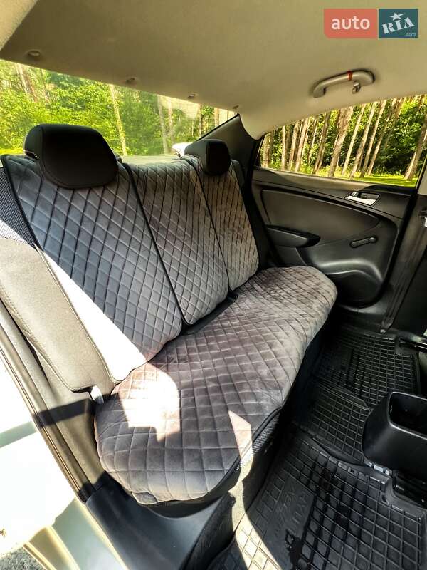 Седан Hyundai Accent 2012 в Киеве