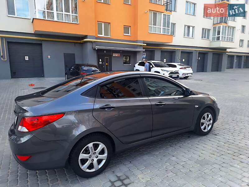 Седан Hyundai Accent 2013 в Виннице