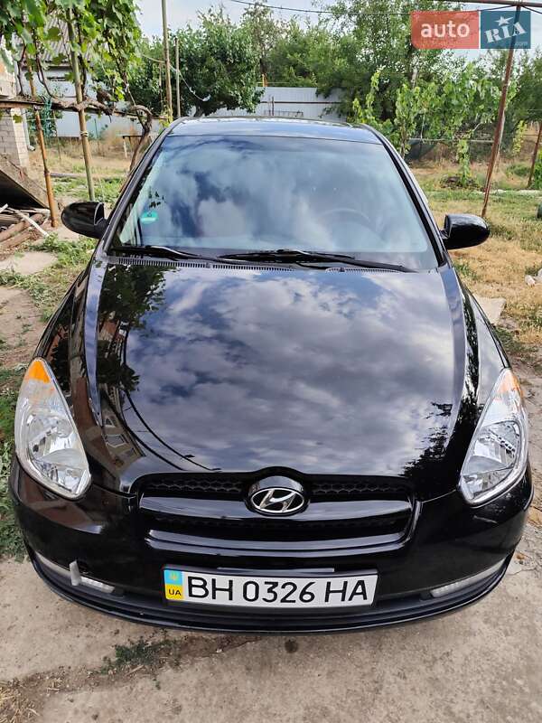 Хэтчбек Hyundai Accent 2008 в 