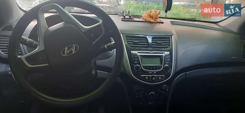 Седан Hyundai Accent 2013 в Конотопе