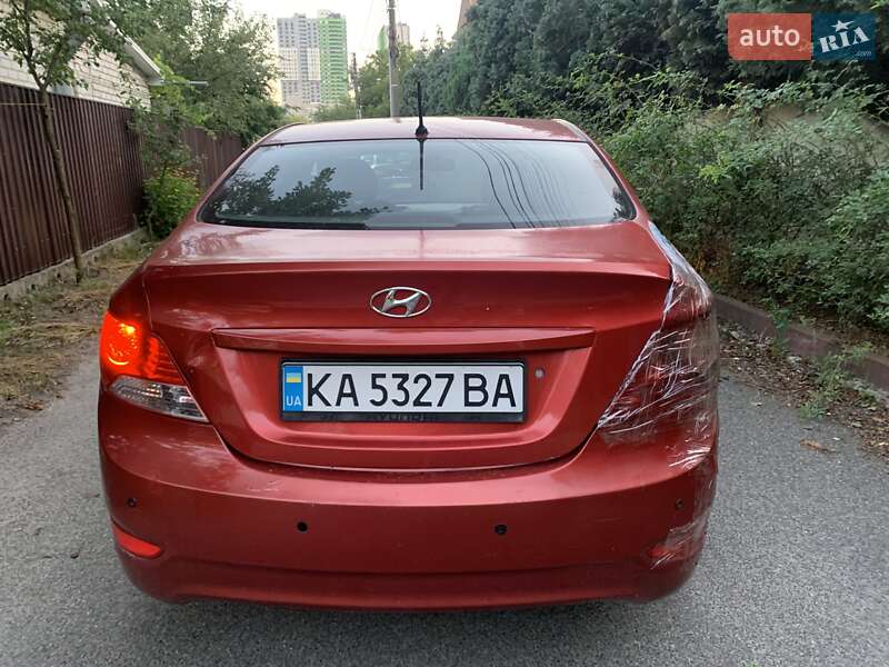 Hyundai Accent 2013