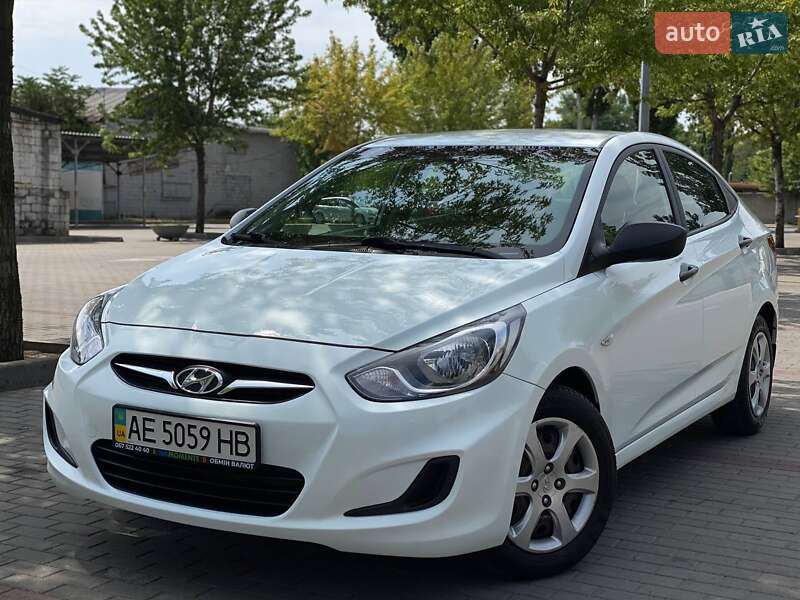 Hyundai Accent 2012