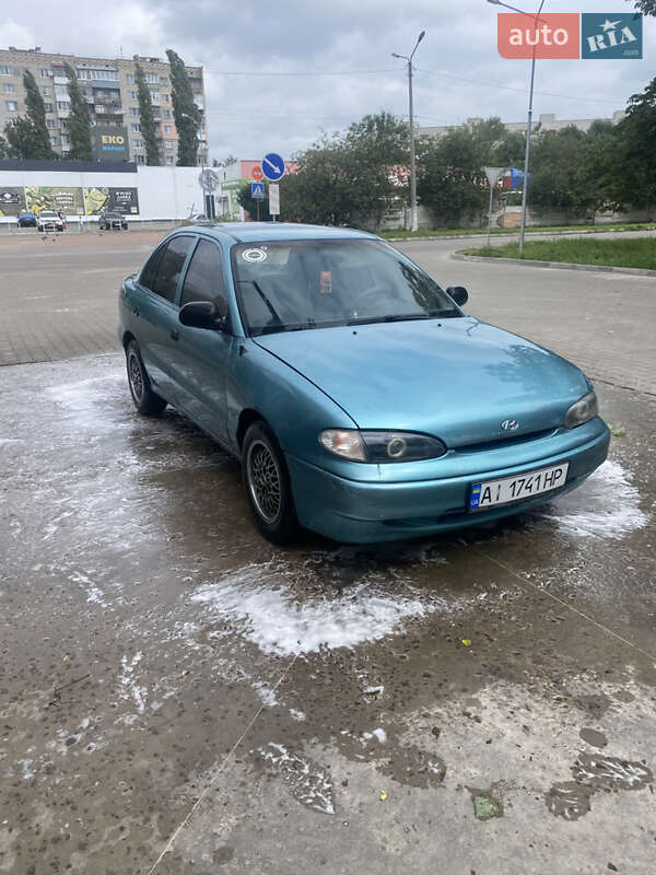 Седан Hyundai Accent 1995 в Шостці
