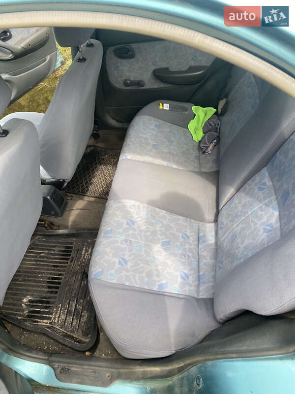 Седан Hyundai Accent 1995 в Шостці