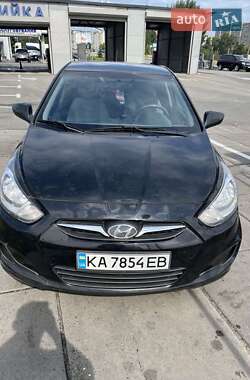 Хэтчбек Hyundai Accent 2013 в Киеве