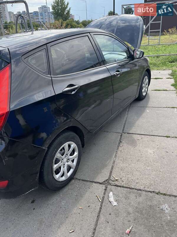 Хэтчбек Hyundai Accent 2013 в Киеве фото 12 Хэтчбек Hyundai Accent 2013 в Киеве