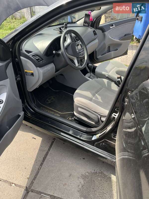 Хэтчбек Hyundai Accent 2013 в Киеве фото 22 Хэтчбек Hyundai Accent 2013 в Киеве