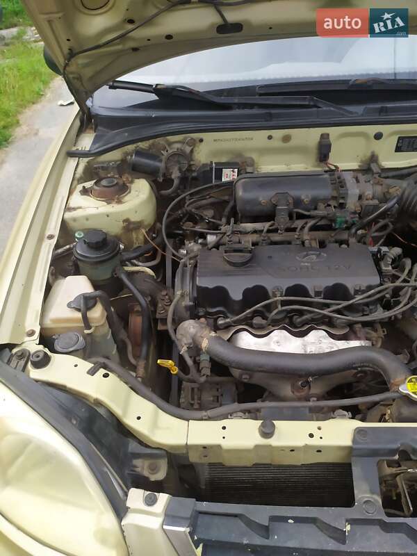 Седан Hyundai Accent 2003 в Киеве