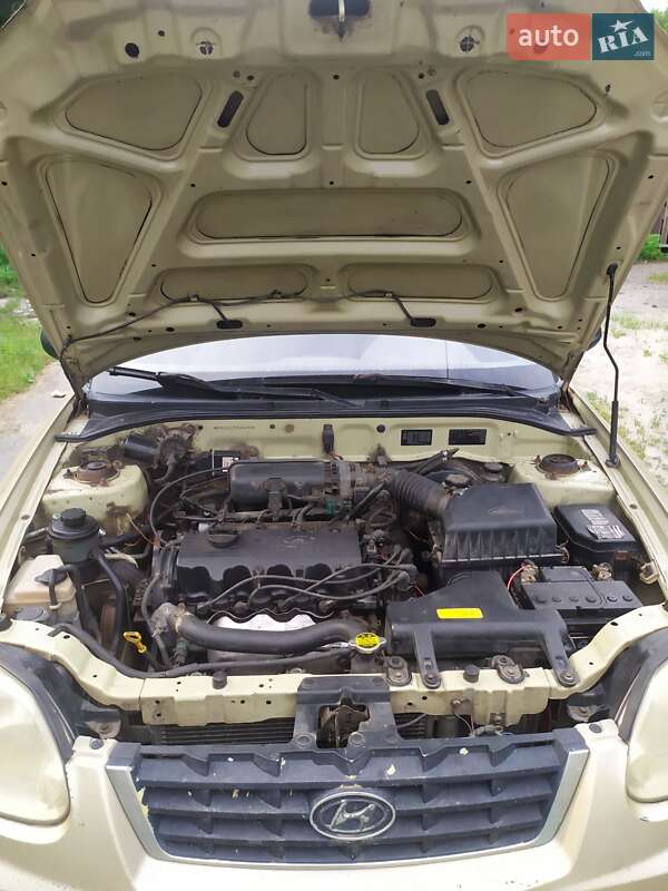 Седан Hyundai Accent 2003 в Киеве