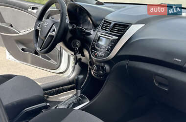 Седан Hyundai Accent 2013 в 