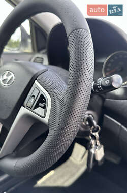 Седан Hyundai Accent 2013 в 