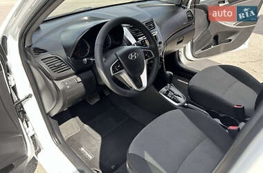 Седан Hyundai Accent 2013 в 