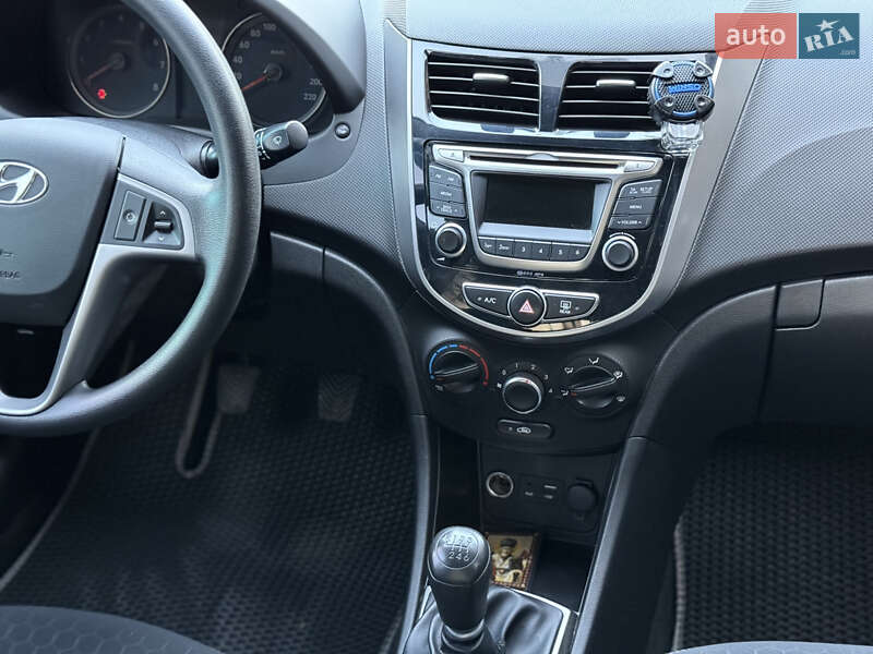 Седан Hyundai Accent 2019 в Днепре