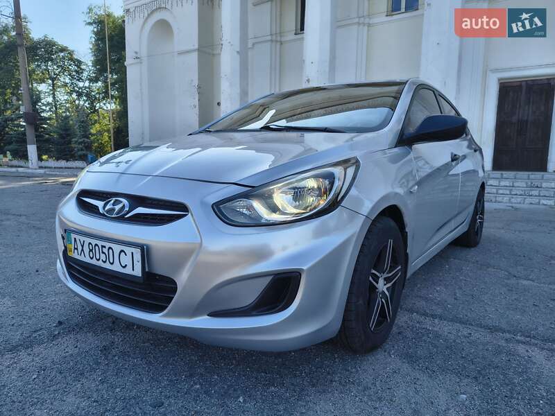 Hyundai Accent 2011