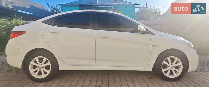 Седан Hyundai Accent 2013 в Кролевці фото 10 Седан Hyundai Accent 2013 в Кролевці