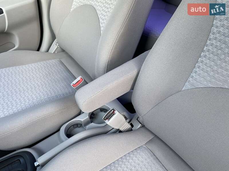 Седан Hyundai Accent 2008 в Путивле