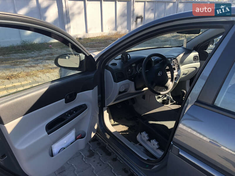 Седан Hyundai Accent 2008 в Ирпене