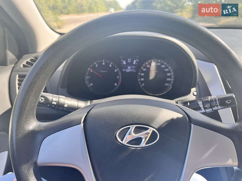 Седан Hyundai Accent 2011 в Днепре
