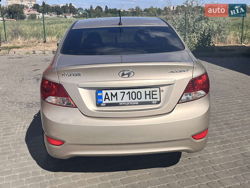 Седан Hyundai Accent 2011 в Днепре