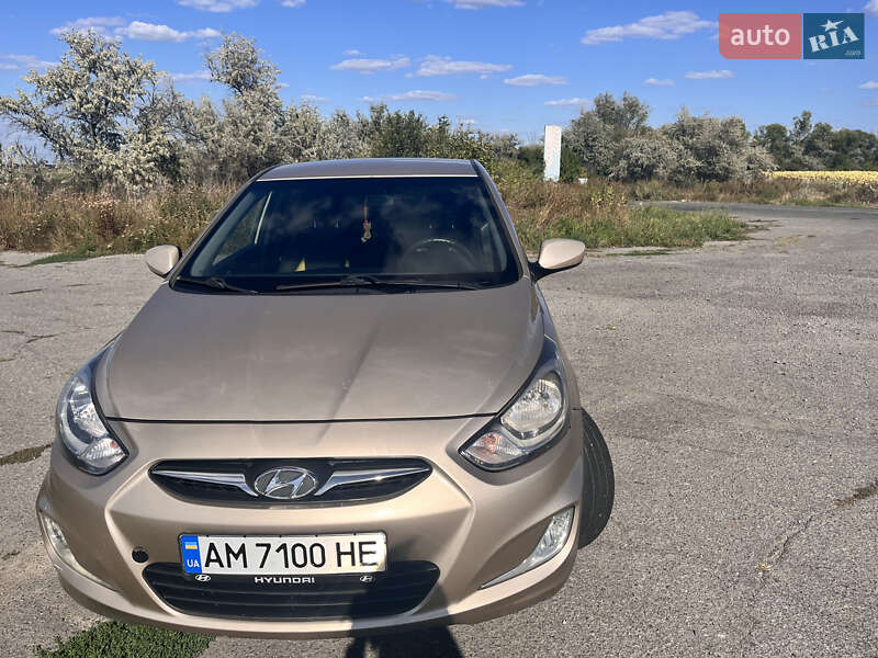 Седан Hyundai Accent 2011 в Днепре