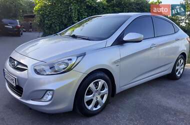 Седан Hyundai Accent 2013 в Виннице